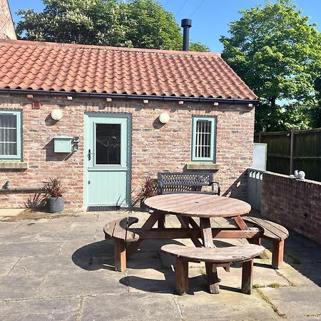 Cosy Village Location - One Bedroom Barn Barmston ภายนอก รูปภาพ